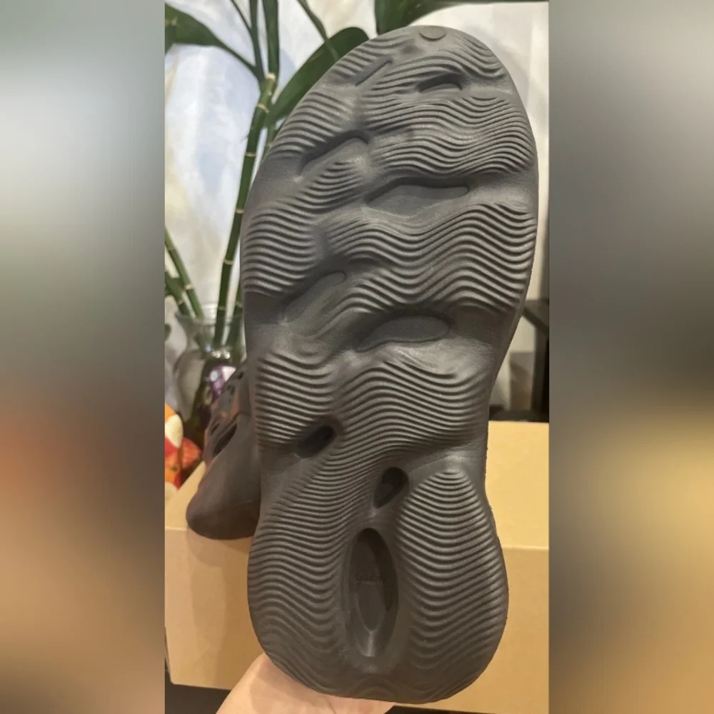 Yeezy new without